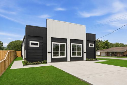 a-7900 Bowen St, Houston, TX, 77051-1616 | Card Image