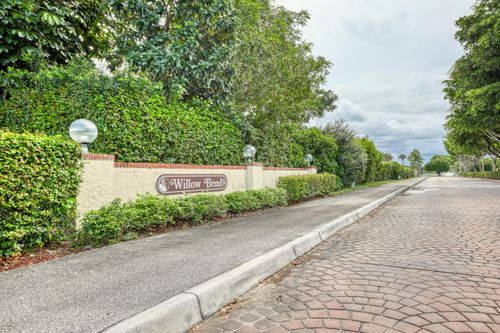 615-7843 Willow Spring Dr, Lake Worth, FL, 33467-3218 | Card Image