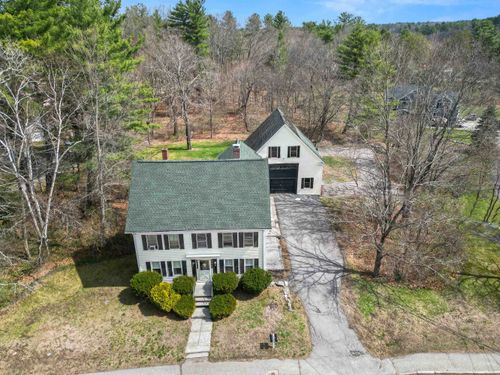 16 School St, Salem, NH, 03079-2711 | Card Image