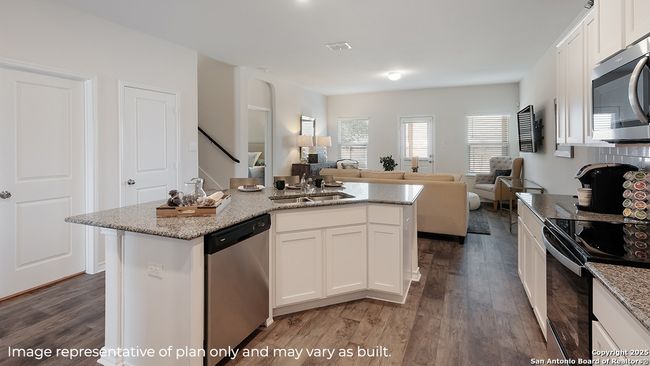 14815 Sabine Loop Rd, House other with 5 bedrooms, 4 bathrooms and null parking in San Antonio TX | Image 6