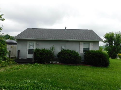 1131 Parks Dr, Spencer, IN, 47460-6608 | Card Image