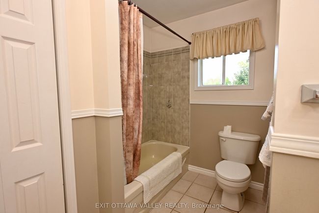 1932 Gore Line, House other with 4 bedrooms, 2 bathrooms and 4 parking in Westmeath ON | Image 13