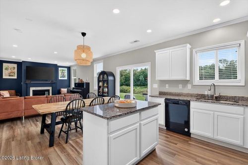 11820 Beacon Ct, Louisville, KY, 40299-6074 | Card Image