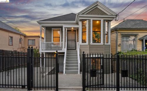 1946 E 20th St, Oakland, CA, 94606-4127 | Card Image