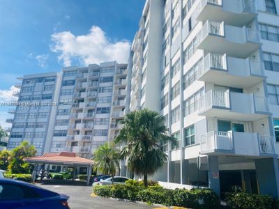 1018E - 1300 Ne Miami Gardens Dr, Condo with 1 bedrooms, 1 bathrooms and null parking in Miami FL | Image 1