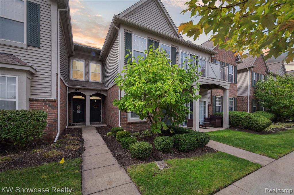 Wright St, Wixom, MI 48393