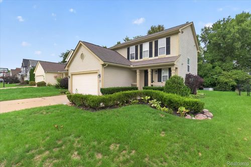 8589 Barrington Dr, Superior Twp, MI, 48198-3198 | Card Image