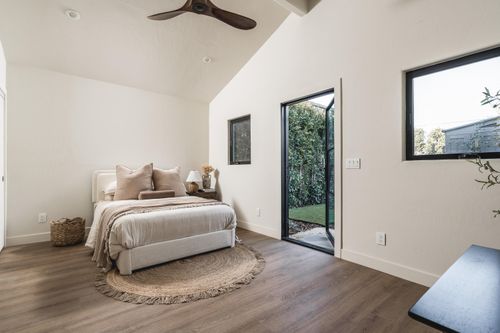 1911 Mountain Ave, Santa Barbara, CA, 93101-4611 | Card Image