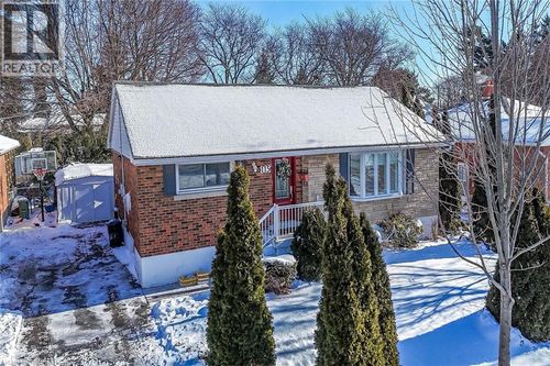 115 Kings Forest Dr, Hamilton, ON, L8T4J8 | Card Image