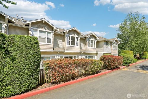 29-2680 139th Ave Se, Bellevue, WA, 98005-4087 | Card Image