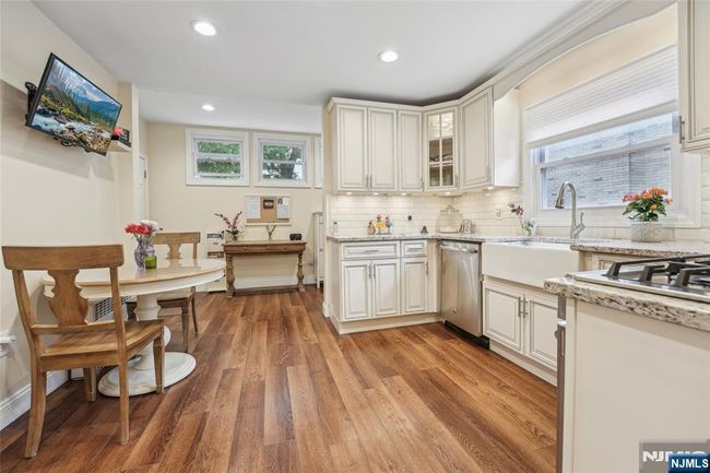 74 Oakdene Ave, House other with 6 bedrooms, 3 bathrooms and null parking in Cliffside Park NJ | Image 11