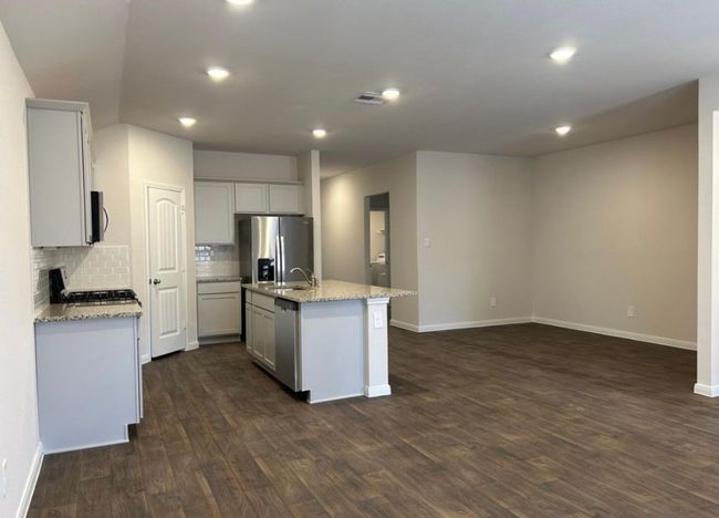 1313 Camden Ln, House other with 4 bedrooms, 3 bathrooms and 4 parking in Lockhart TX | Image 5