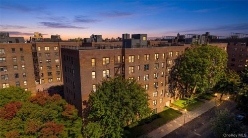 1g-105-07 66th Rd, Forest Hills, NY, 11375-2154 | Card Image