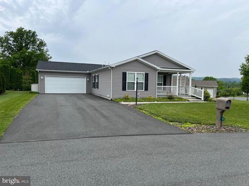 2 Egret Ct, BECHTELSVILLE, PA, 19505-9075 | Card Image