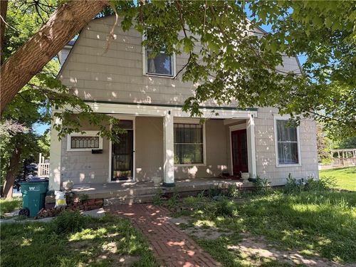 1208 N 10th St, Saint Joseph, MO, 64501-1235 | Card Image