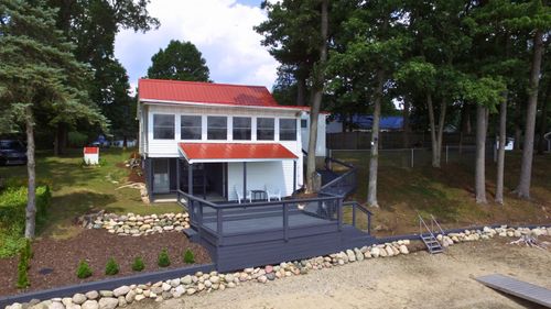 551 N Rock Lake Dr, Vestaburg, MI, 48891-9475 | Card Image