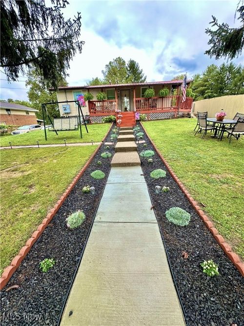 492 Beach Dr, Belpre, OH, 45714-1856 | Card Image