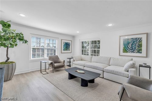 203-271 Broad Ave S, Naples, FL, 34102-7038 | Card Image