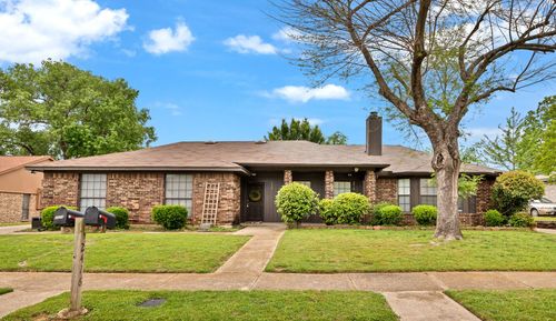 2416 Oakmont Dr, Bedford, TX, 76022-7752 | Card Image