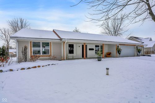 9785 Barth Dr, Zionsville, IN, 46077-9272 | Card Image