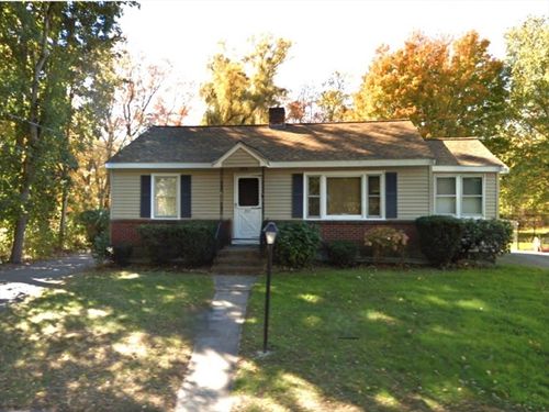 347 Ash St, Reading, MA, 01867-3629 | Card Image