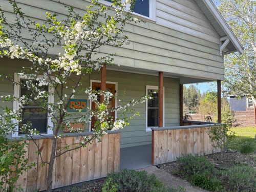 525 E Whitman St, Palouse, WA, 99161-8707 | Card Image