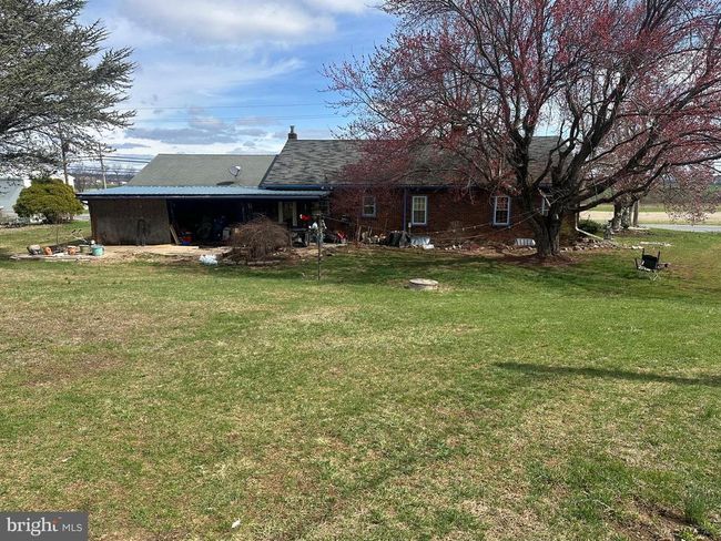 1190 State St, House other with 4 bedrooms, 2 bathrooms and null parking in MERTZTOWN PA | Image 4
