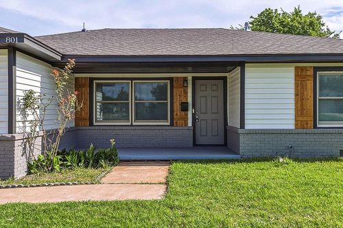 801 Ne 32nd St, Oklahoma City, OK, 73105-7623 | Card Image