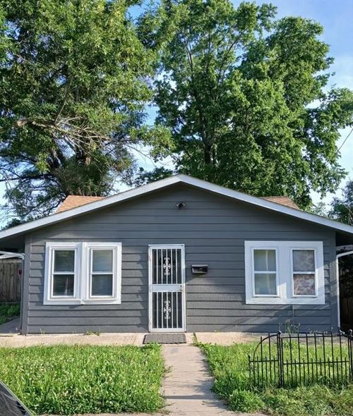 145 E Farmer St, Independence, MO, 64050-2978 | Card Image