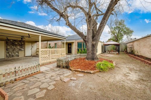 8322 Windy Oaks Dr, Houston, TX, 77040-1430 | Card Image