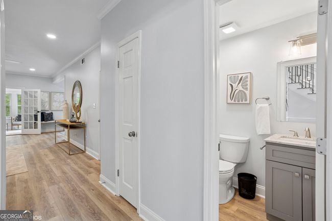 5273 Glenridge Dr, Townhouse with 3 bedrooms, 4 bathrooms and 2 parking in Sandy Springs GA | Image 6