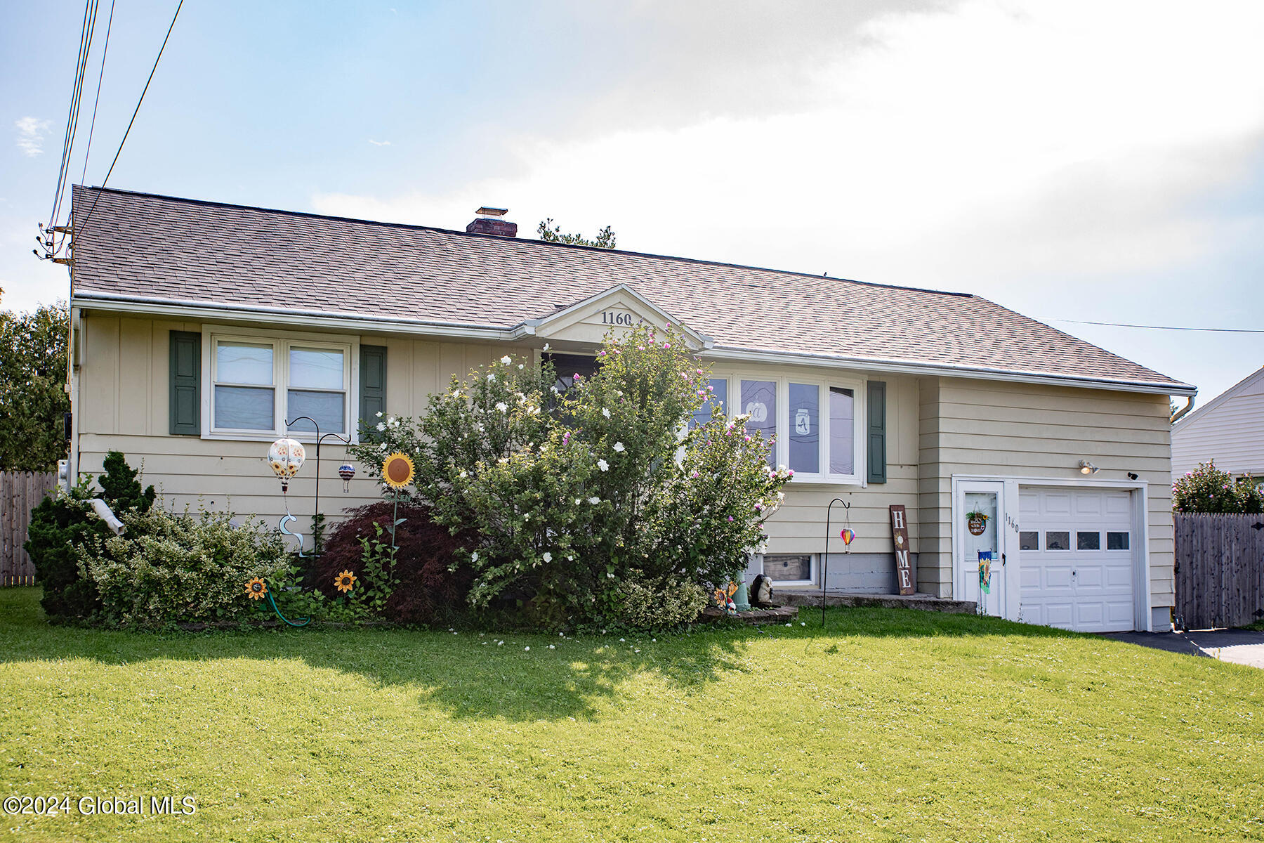 Elton Ave, Schenectady, NY 12309