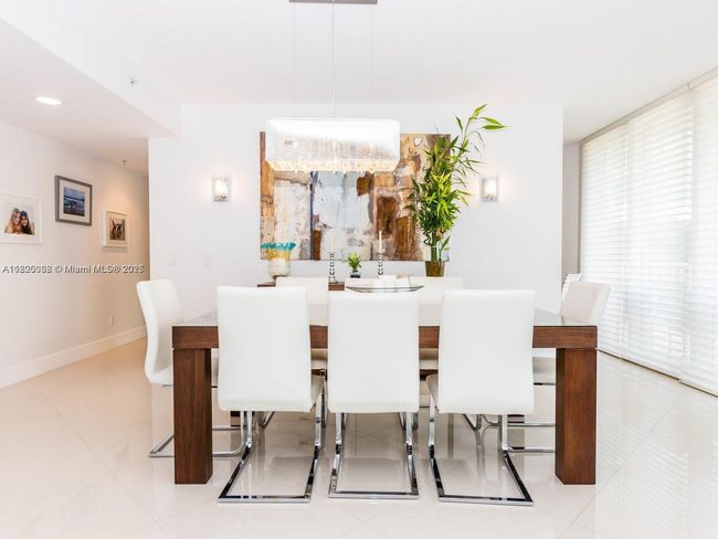 APT-102 - 3370 Ne 190 Th St, Condo with 2 bedrooms, 3 bathrooms and null parking in Aventura FL | Image 26