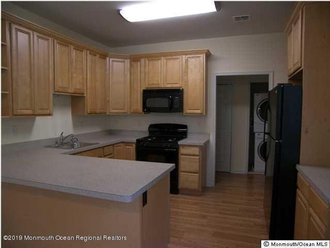D - 103 Drs James Parker Blvd, Condo with 2 bedrooms, 2 bathrooms and null parking in Red Bank NJ | Image 4