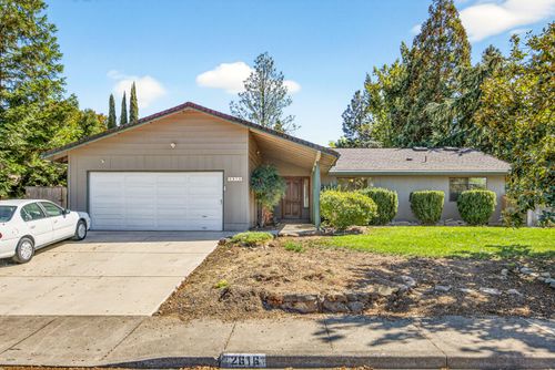 2616 Stonebrook Dr, Medford, OR, 97504-5148 | Card Image