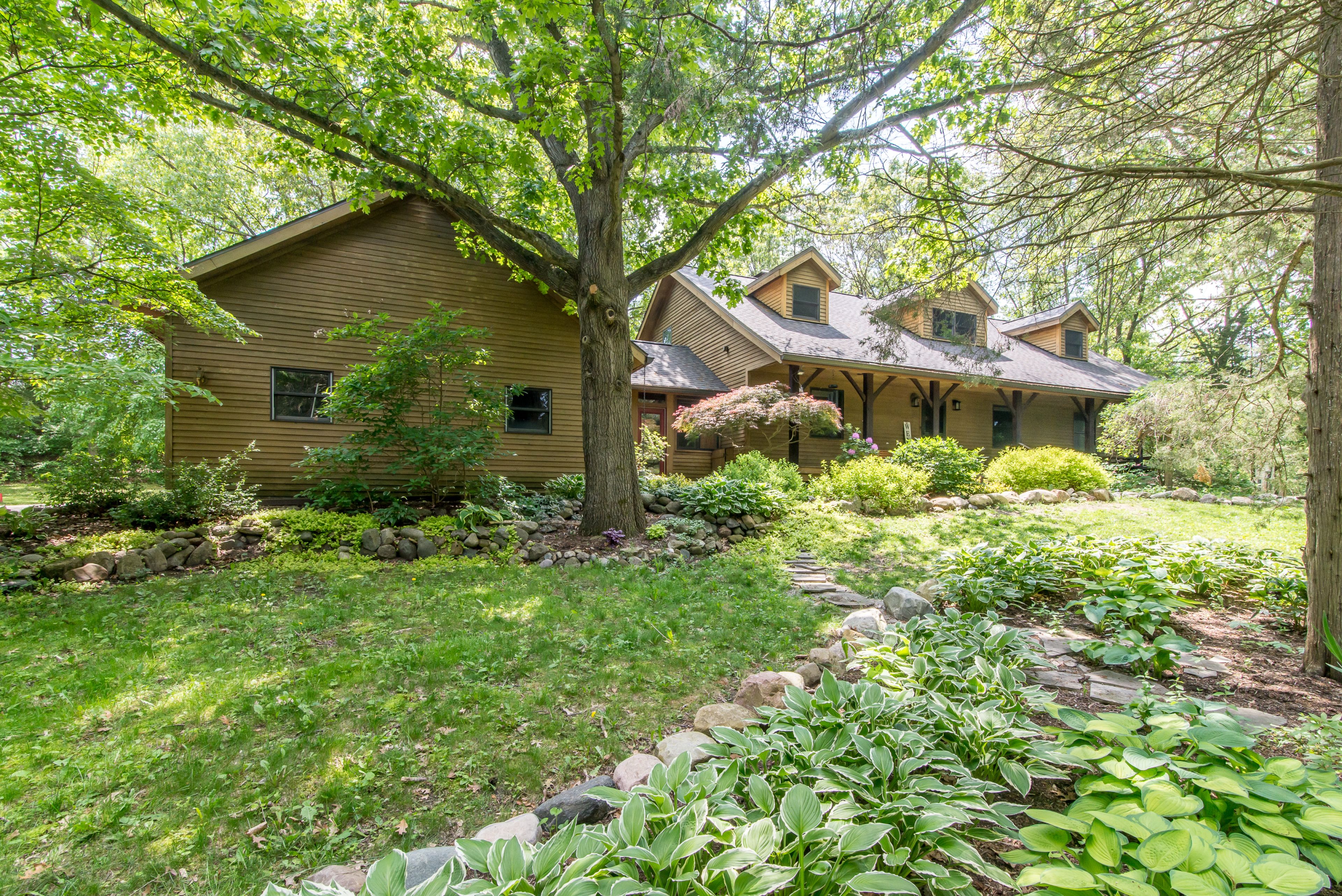 Brighton Rd, Brighton, MI 48116