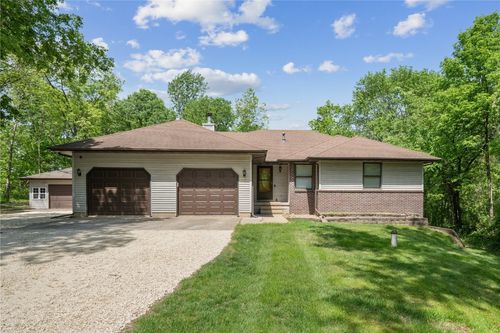 5050 Shady Oak Ave, Central City, IA, 52214-9505 | Card Image