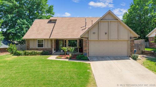 5732 E 64th Street, Tulsa, OK, 74136 | Card Image