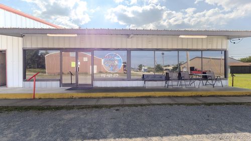 55 N Broadway St, Quinton, OK, 74561 | Card Image