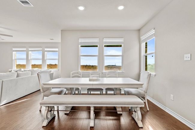 Lots of natural light | Image 10