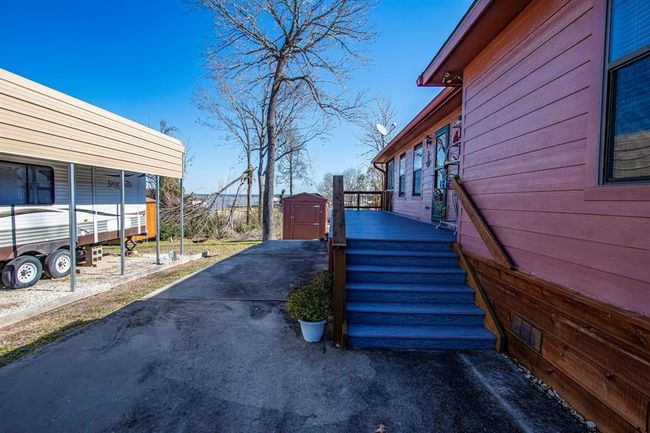 240 Coco Loop, House other with 2 bedrooms, 2 bathrooms and 2 parking in Pointblank TX | Image 35
