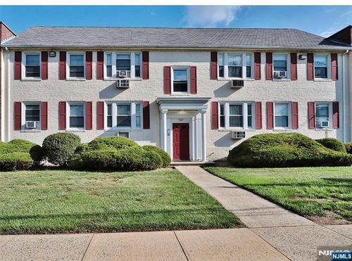 949 E Front St, Plainfield, NJ, 07062-1113 | Card Image