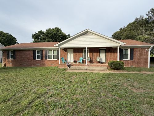 704 Redwood Cir, Columbia, TN, 38401-6036 | Card Image