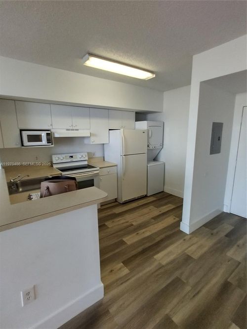 apt-1405-5077 Nw 7th St, Miami, FL, 33126-3465 | Card Image