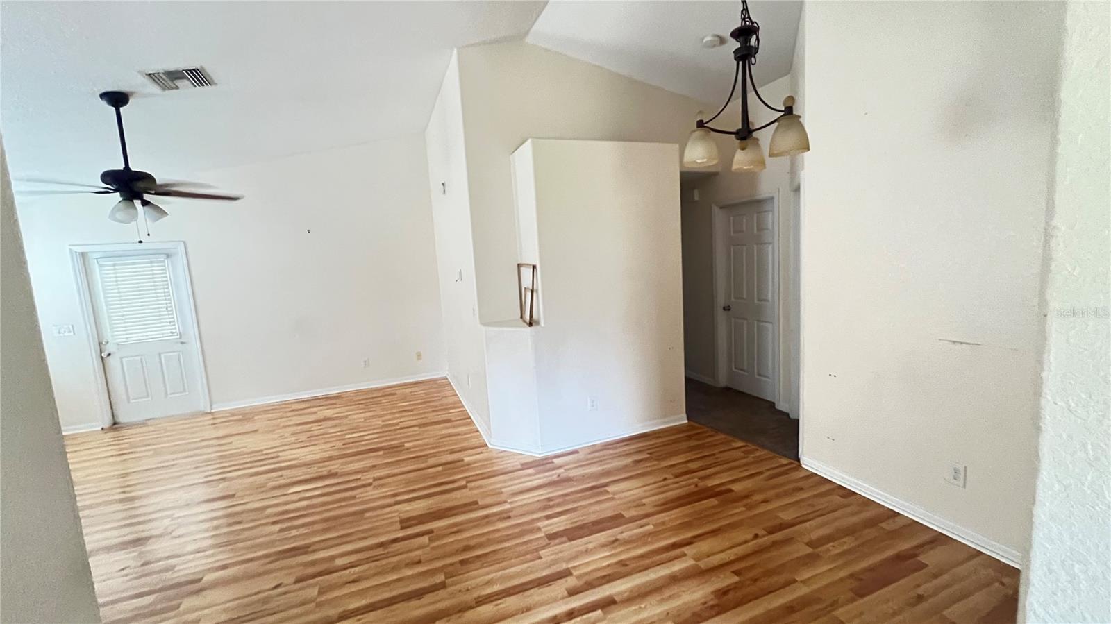 Residential in AUBURNDALE 5