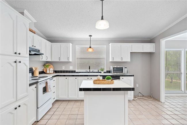5768 Mockingbird Ln, House other with 4 bedrooms, 2 bathrooms and null parking in Mathis TX | Image 13