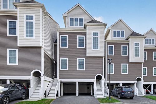 421-421 Marina Pointe Dr, East Rockaway, NY, 11518-2070 | Card Image