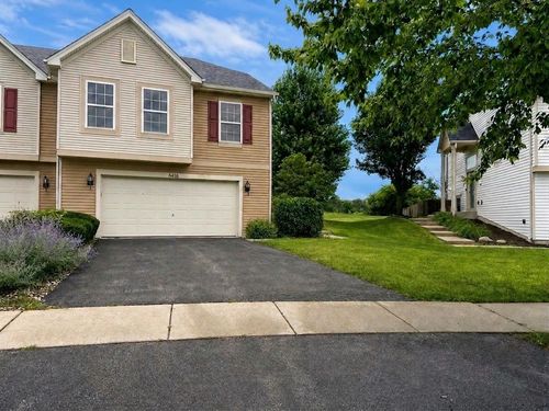 8416 Redbud Ct, Wonder Lake, IL, 60097-7611 | Card Image