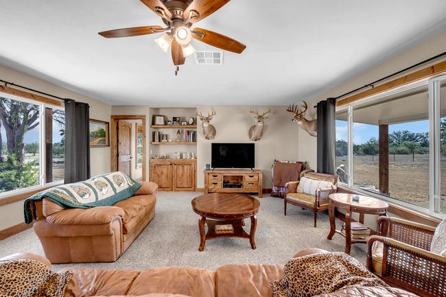 136 Valley View Cir, House other with 4 bedrooms, 3 bathrooms and null parking in Llano TX | Image 12