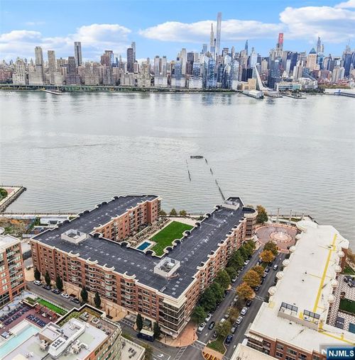 20 Ave At Port Imperial, West New York, NJ, 07093-8417 | Card Image